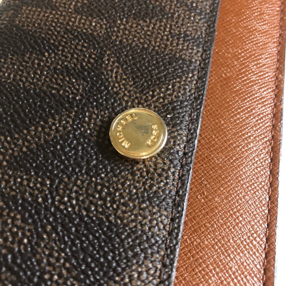 Michael Kors wallet - Picture 6 of 11